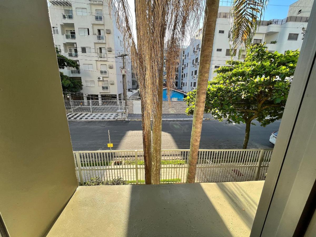 Super Aconchegante E Espacoso - Sacada Ampla E Perto Da Praia - Super Confortavel - Ap. 13 - Ed. Maison Du Parc Guarujá Eksteriør billede
